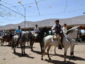 Feria de abril en honor a la Virgen de Piedraescrita