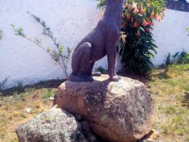 Monumento al Lobo en Almadén de la Plata