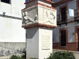 Monumento Homenaje  a la Mujer de Almadén de la Plata