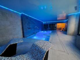 OIKOS Spa Piscina